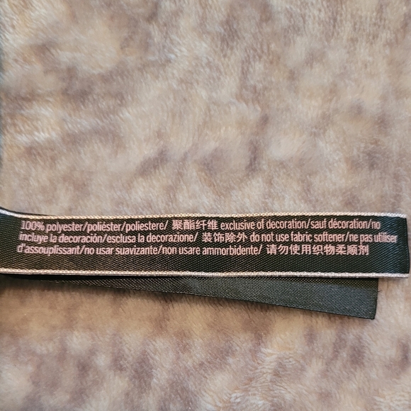 VICTORIA'S SECRET Allegro black running yoga athletic sports bra top, size 34DD - Picture 7 of 7